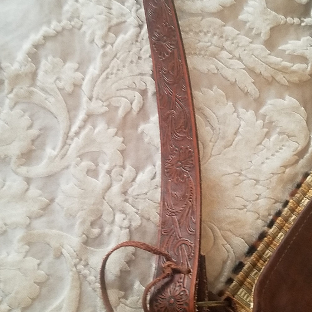 Large crossbody bag - Picture 4 of 7